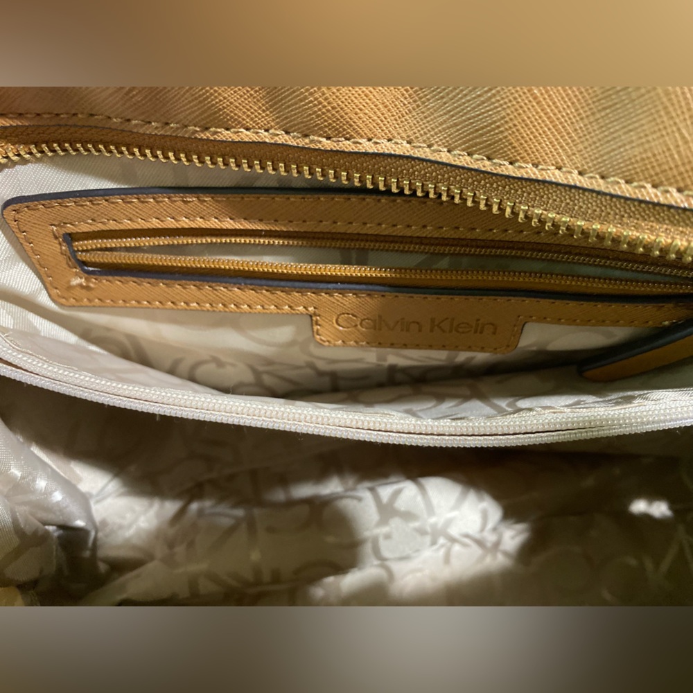 ❤️🥰❤️Calvin Klein Brown & Gold Monogram Shoulder Crossbody Purse W/ CK Charms - Picture 9 of 14
